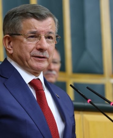 Ahmet Davutoğlu’ndan Medeniyetler İttifakı için acil zirve çağrısı