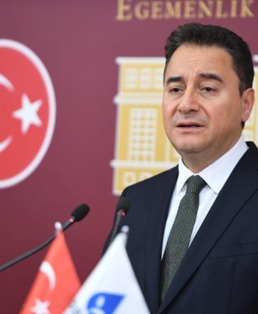Ali Babacan: Son üç yılda tekstil ve hazır giyimde 10 bine yakın fabrika kapandı